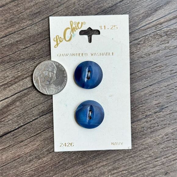 NEW Vintage 1950's Le Chic Navy Blue 2-Hole Round Flat Buttons On Card 3/4" - Picture 3 of 4